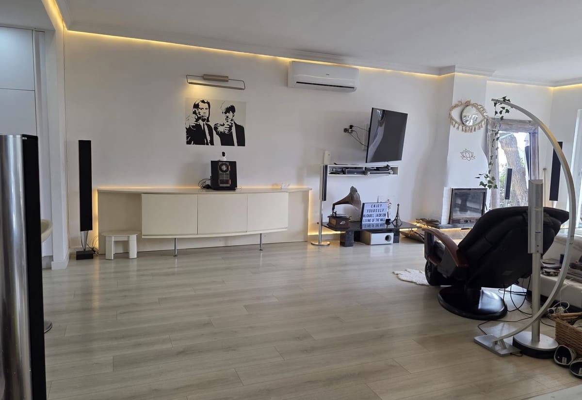 3 Zimmer Villa zu verkaufen in Marbella mit Pool Garage - 580.000 € (Ref: 9697940)