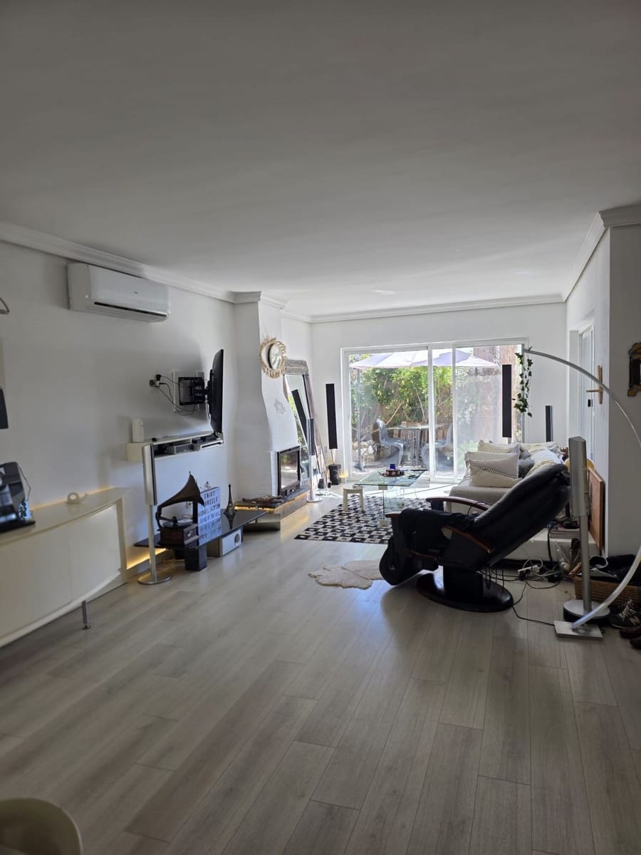 3 Zimmer Villa zu verkaufen in Marbella mit Pool Garage - 580.000 € (Ref: 9697940)