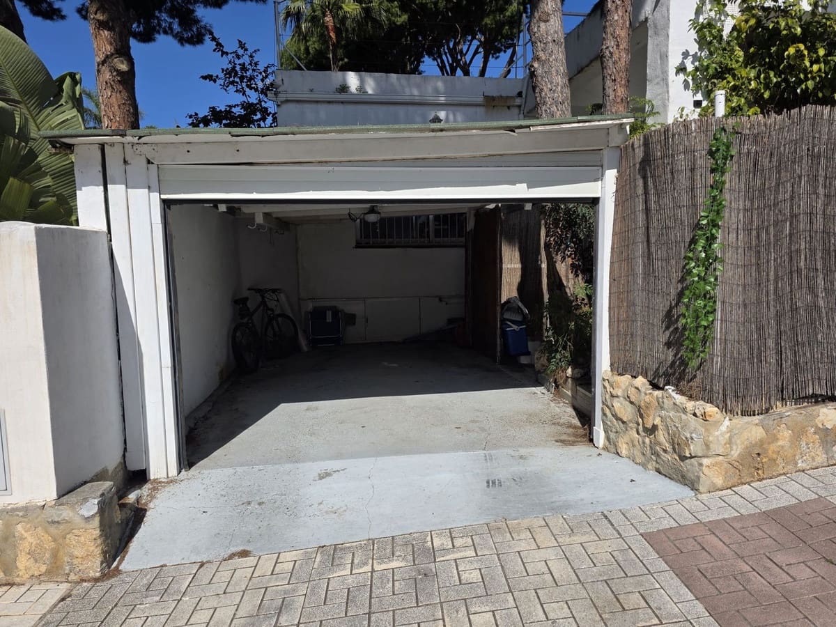 3 Zimmer Villa zu verkaufen in Marbella mit Pool Garage - 580.000 € (Ref: 9697940)