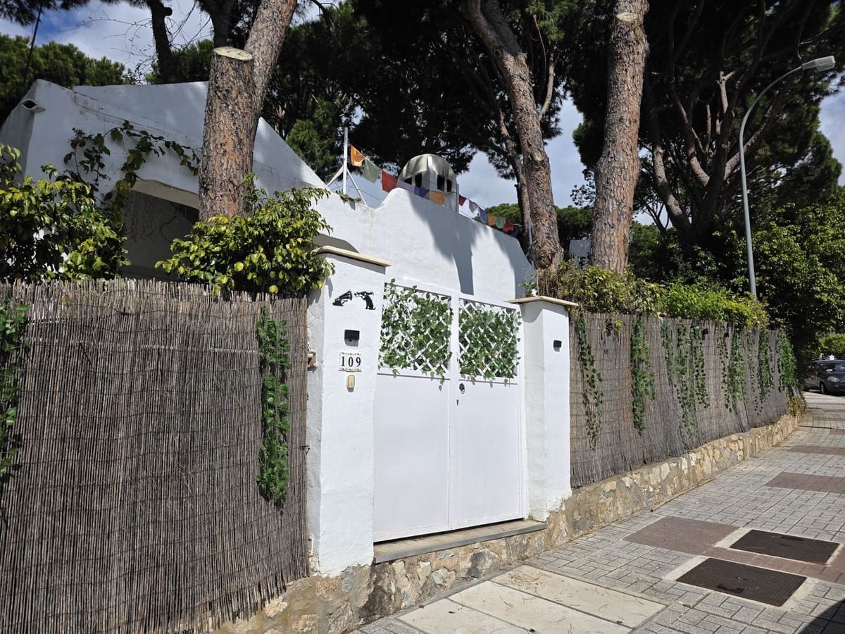 3 Zimmer Villa zu verkaufen in Marbella mit Pool Garage - 580.000 € (Ref: 9697940)