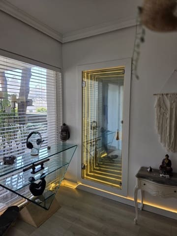 3 soveværelse Villa til salg i Marbella med swimmingpool garage - € 580.000 (Ref: 9697940)