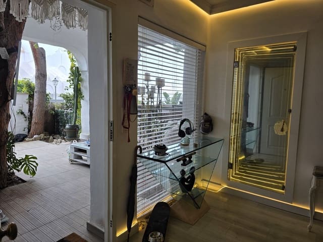 3 soveværelse Villa til salg i Marbella med swimmingpool garage - € 580.000 (Ref: 9697940)