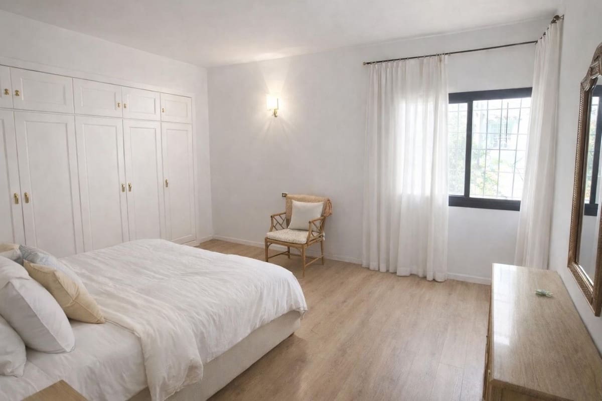 4 Zimmer Villa zu verkaufen in Mijas Costa mit Pool Garage - 1.150.000 € (Ref: 9707505)