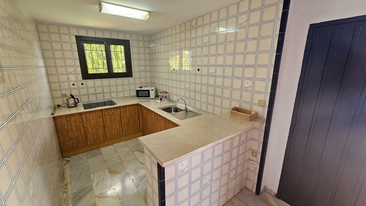 4 bedroom Villa for sale in Mijas Costa with pool garage - € 1,150,000 (Ref: 9707505)