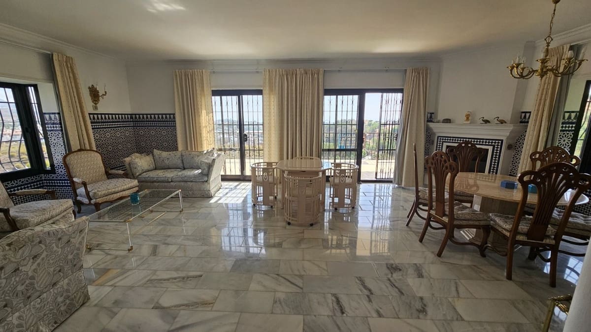 4 bedroom Villa for sale in Mijas Costa with pool garage - € 1,150,000 (Ref: 9707505)
