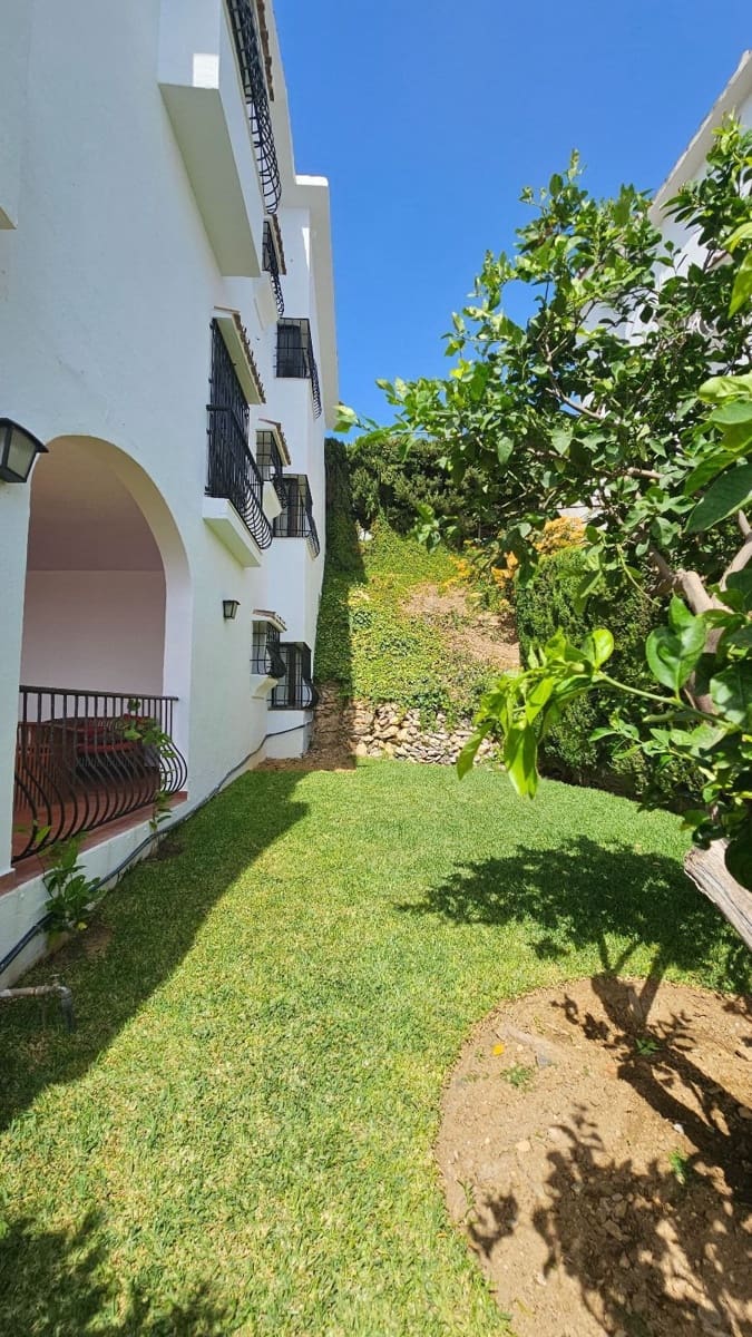 4 bedroom Villa for sale in Mijas Costa with pool garage - € 1,150,000 (Ref: 9707505)