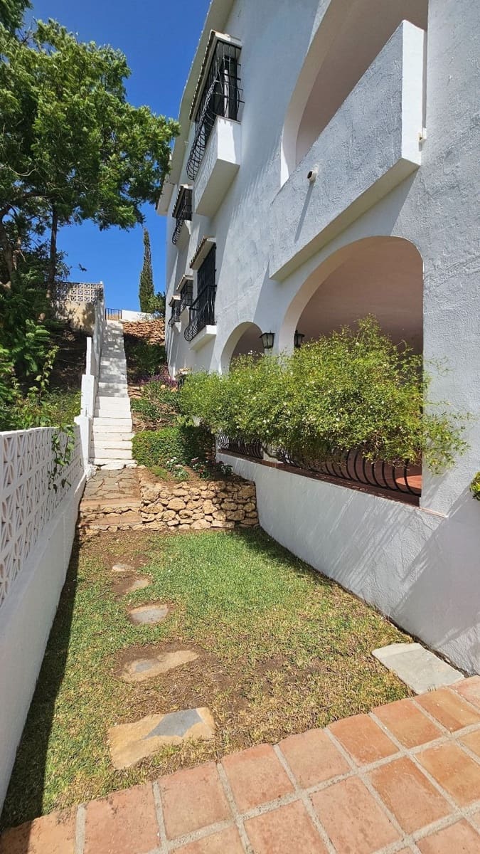 4 bedroom Villa for sale in Mijas Costa with pool garage - € 1,150,000 (Ref: 9707505)