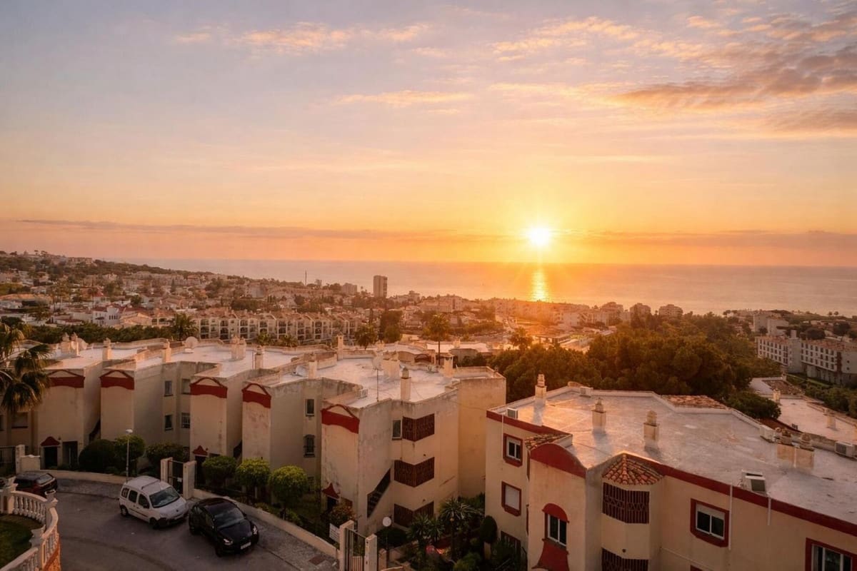 2 quarto Penthouse para venda em Riviera del Sol com piscina - 369 000 € (Ref: 9710975)