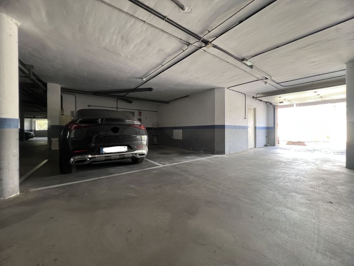 2 bedroom Apartment for sale in Riviera del Sol with pool garage - € 350,000 (Ref: 9728442)