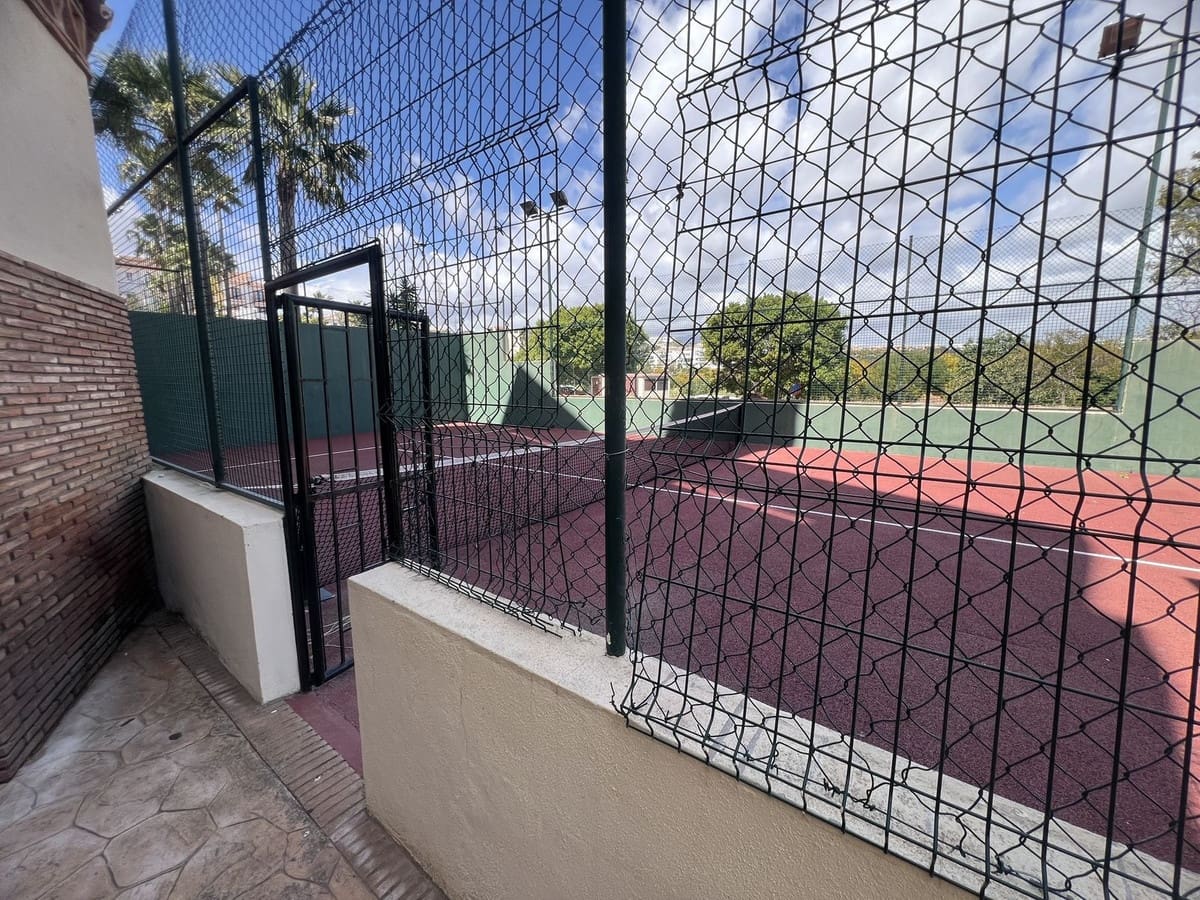 2 bedroom Apartment for sale in Riviera del Sol with pool garage - € 350,000 (Ref: 9728442)