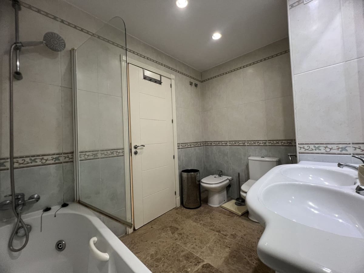 2 Zimmer Apartment zu verkaufen in Riviera del Sol mit Pool Garage - 350.000 € (Ref: 9728442)