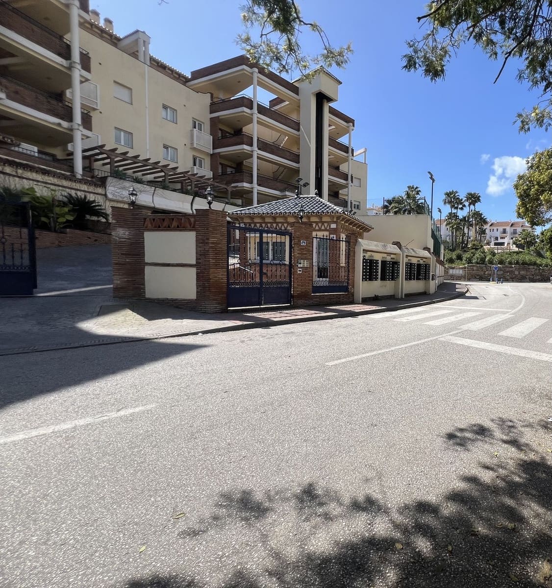 2 Zimmer Apartment zu verkaufen in Riviera del Sol mit Pool Garage - 350.000 € (Ref: 9728442)