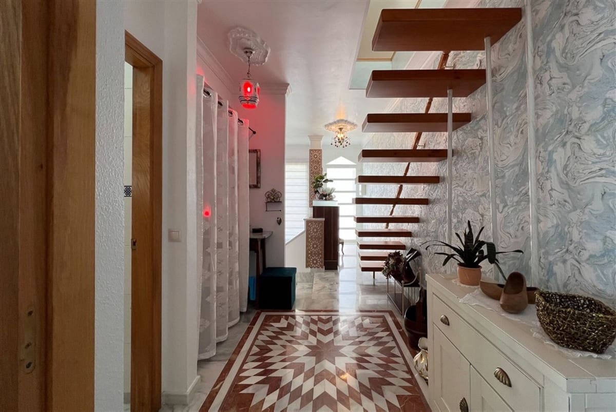 4 sovrum Semi-fristående Villa till salu i Calahonda med pool garage - 697 000 € (Ref: 9747348)