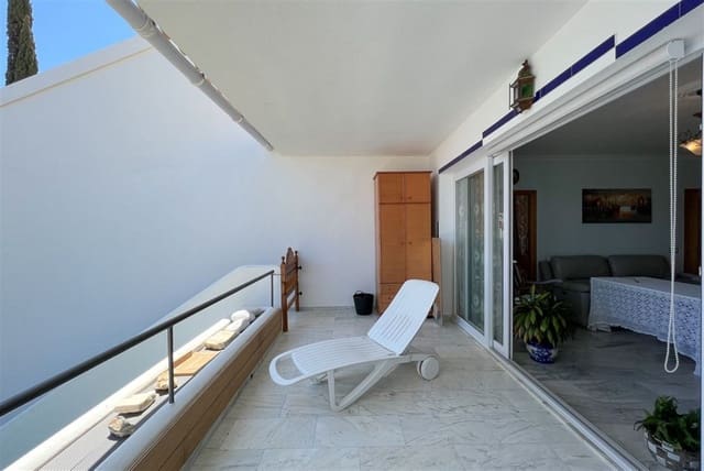 4 sovrum Semi-fristående Villa till salu i Calahonda, Mijas med pool garage - 697 000 € (Ref: 9747348)