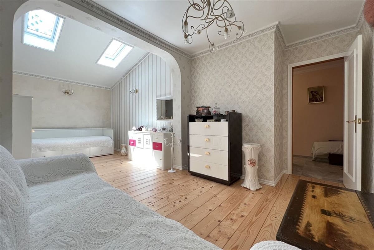 4 sovrum Semi-fristående Villa till salu i Calahonda med pool garage - 697 000 € (Ref: 9747348)