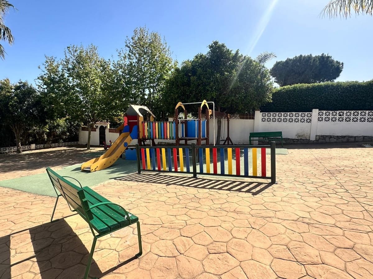 2 bedroom Beach Apartment for sale in El Faro with pool - € 299,000 (Ref: 9750838)