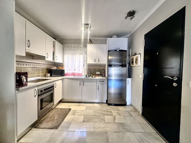 2 soverom Strandleiligheter til salgs i El Faro, Mijas med svømmebasseng - € 299 000 (Ref: 9750838)