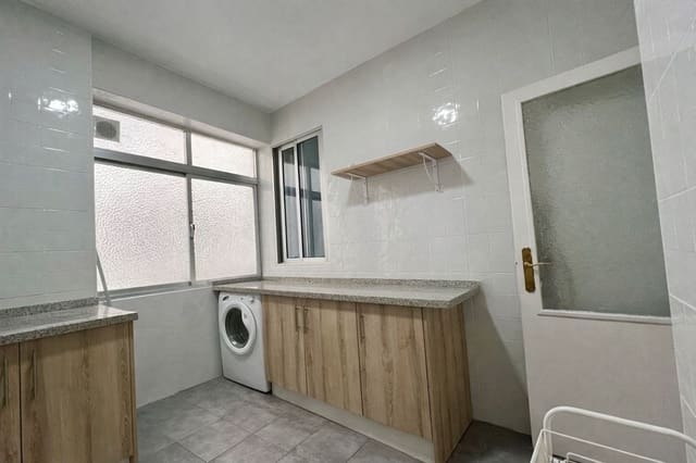 4 chambre Appartement à vendre à Centro Historico, Malaga ville - 478 000 € (Ref: 9761327)