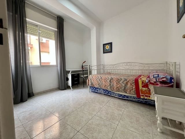 4 soveværelse Lejlighed til salg i Centro Historico, Málaga by - € 478.000 (Ref: 9761327)