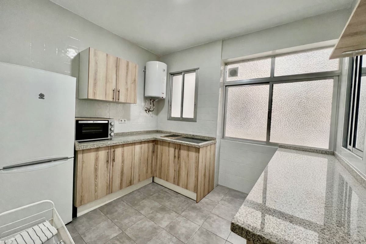 4 bedroom Apartment for sale in Malaga city - € 478,000 (Ref: 9761327)
