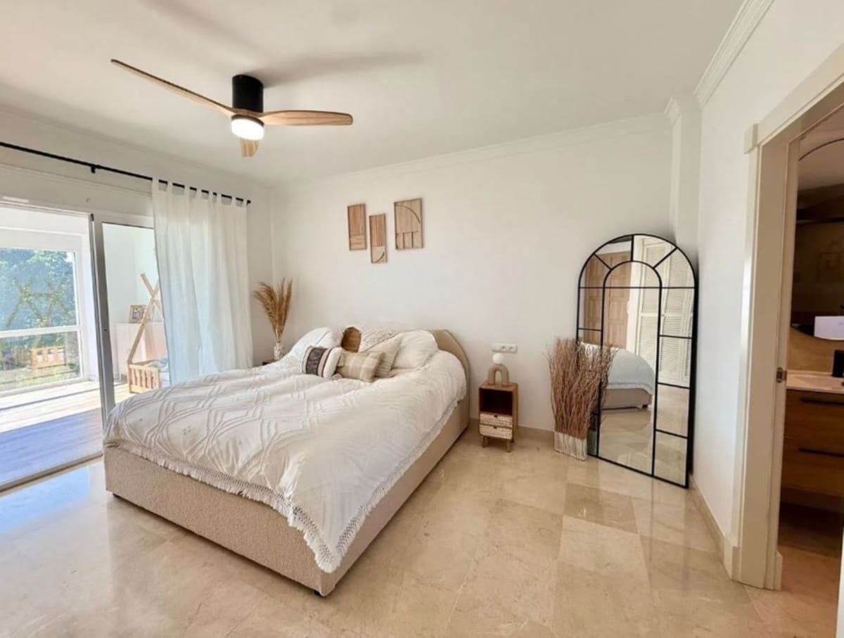 3 soveværelse Villa til salg i Riviera del Sol med swimmingpool garage - € 1.350.000 (Ref: 9762414)