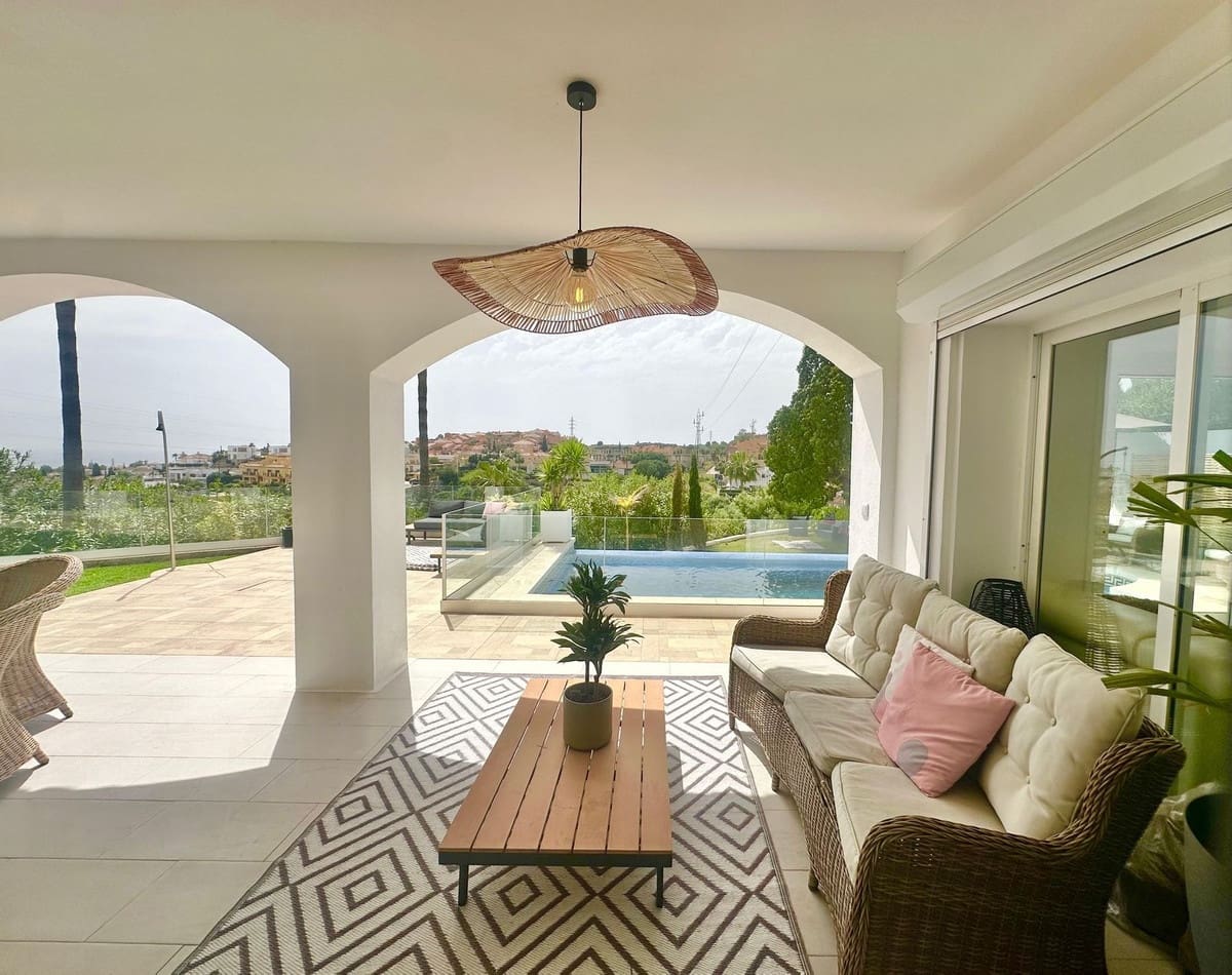 3 soveværelse Villa til salg i Riviera del Sol med swimmingpool garage - € 1.350.000 (Ref: 9762414)