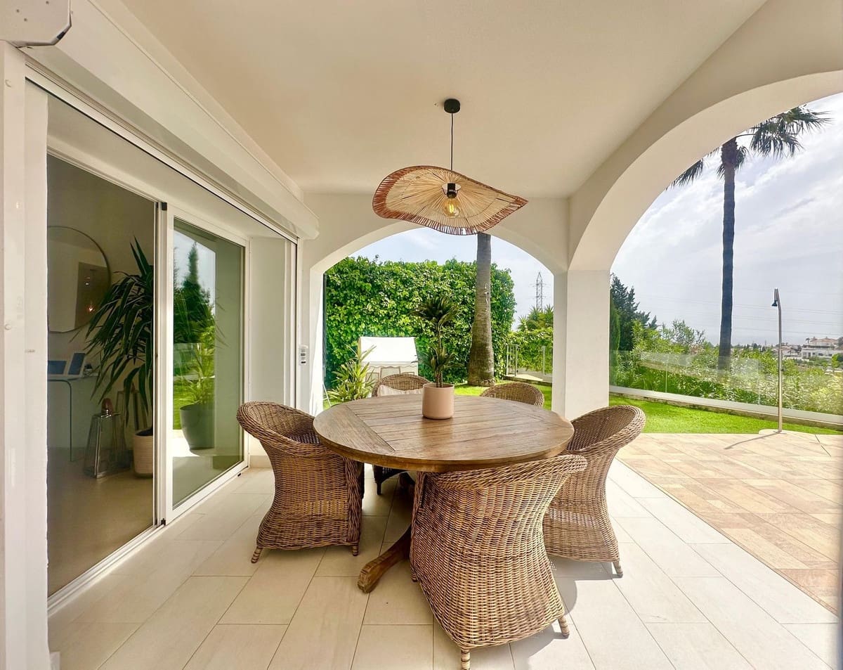 3 soveværelse Villa til salg i Riviera del Sol med swimmingpool garage - € 1.350.000 (Ref: 9762414)