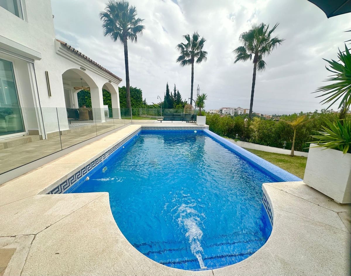 3 soveværelse Villa til salg i Riviera del Sol med swimmingpool garage - € 1.350.000 (Ref: 9762414)