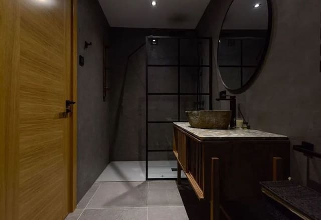 2 soveværelse Strandlejlighed til salg i Puerto Banus, Marbella med swimmingpool garage - € 1.100.000 (Ref: 9769917)