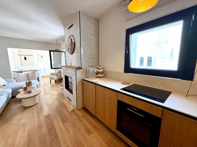 2 sypialnia Apartament przy plaży na sprzedaż w Puerto Banus, Marbella z basenem garażem - 1 100 000 € (Ref: 9769917)