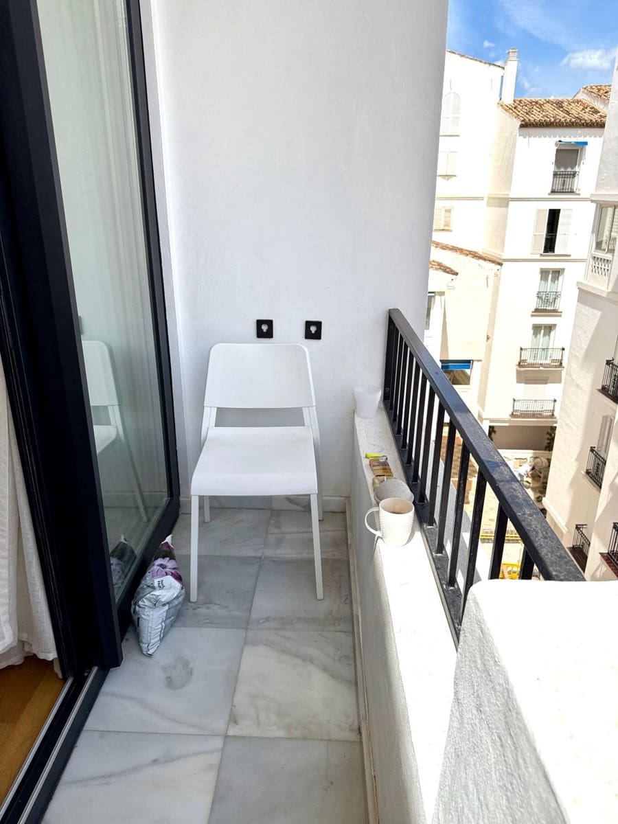 2 soveværelse Strandlejlighed til salg i Puerto Banus med swimmingpool garage - € 1.100.000 (Ref: 9769917)