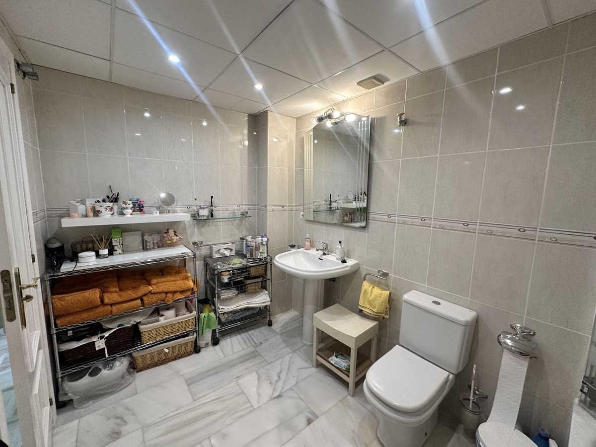3 sypialnia Apartament na sprzedaż w La Cala de Mijas z basenem garażem - 395 000 € (Ref: 9787499)