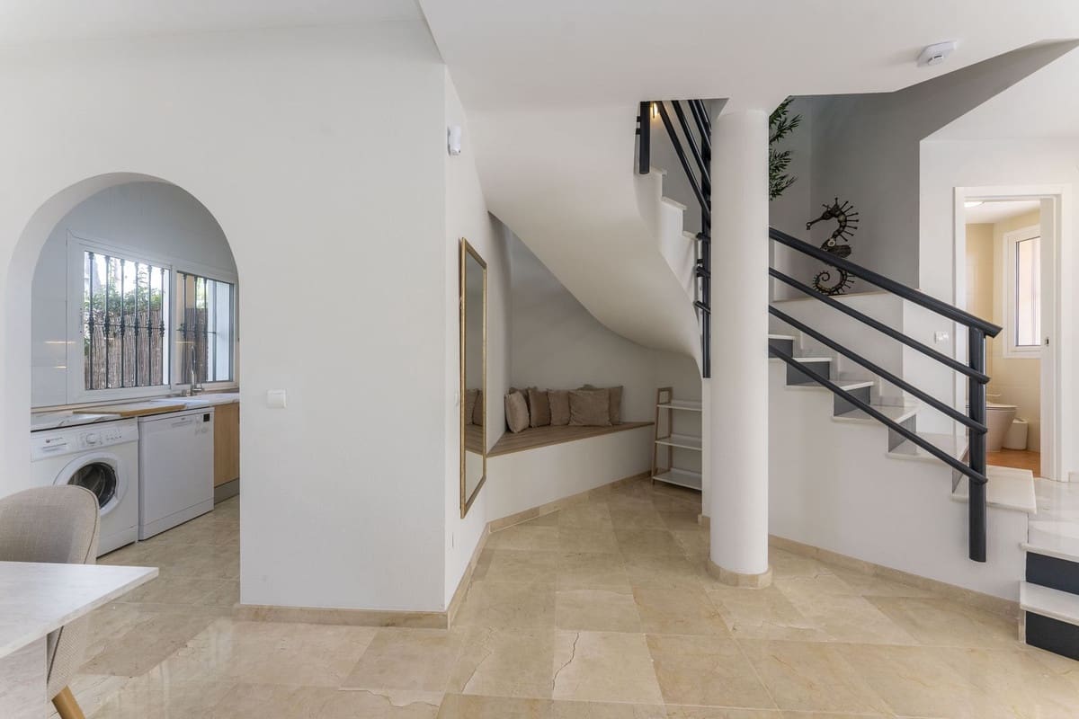 3 chambre Maison de Ville à vendre à Marbella avec piscine - 649 000 € (Ref: 9793960)