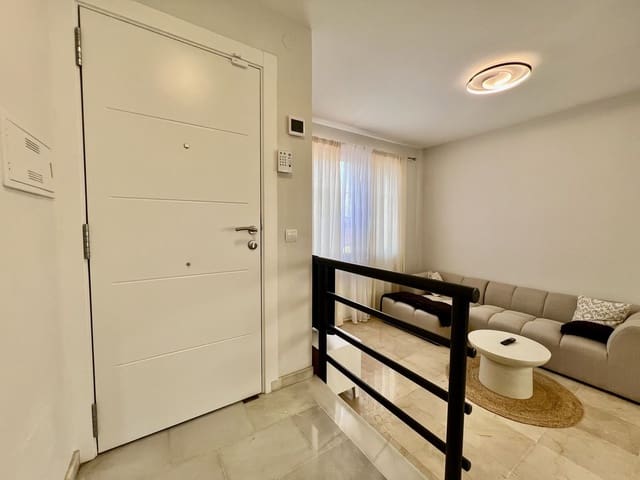 3 chambre Maison de Ville à vendre à Marbella avec piscine - 649 000 € (Ref: 9793960)