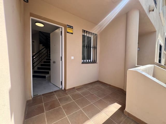 3 chambre Maison de Ville à vendre à Marbella avec piscine - 649 000 € (Ref: 9793960)