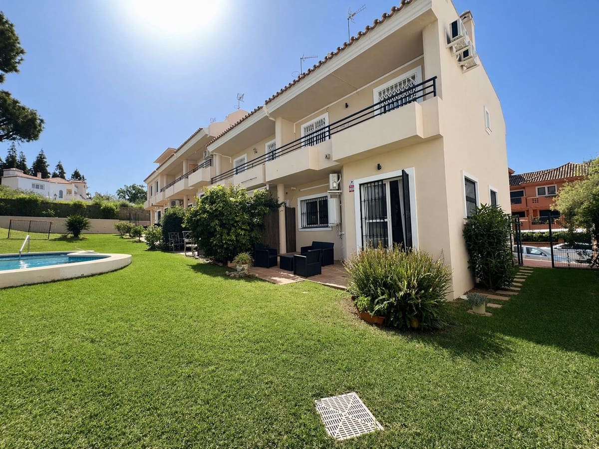 3 chambre Maison de Ville à vendre à Marbella avec piscine - 649 000 € (Ref: 9793960)