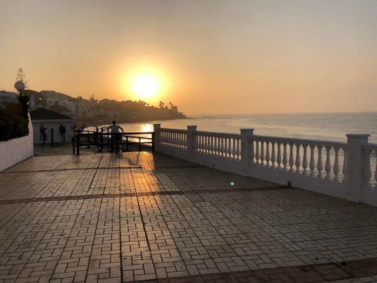 Studio na sprzedaż w Calahonda z basenem garażem - 245 000 € (Ref: 9807361)