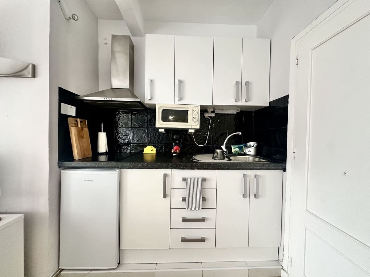 Studio for sale in Calahonda with pool garage - € 245,000 (Ref: 9807361)