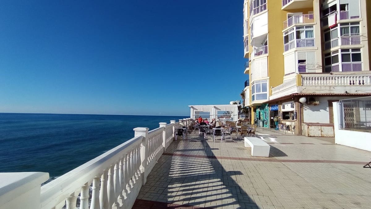Studio for sale in Calahonda with pool garage - € 245,000 (Ref: 9807361)
