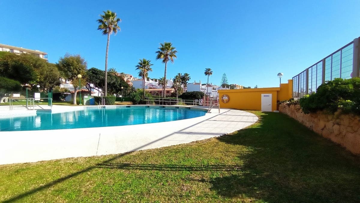 Studio for sale in Calahonda with pool garage - € 245,000 (Ref: 9807361)