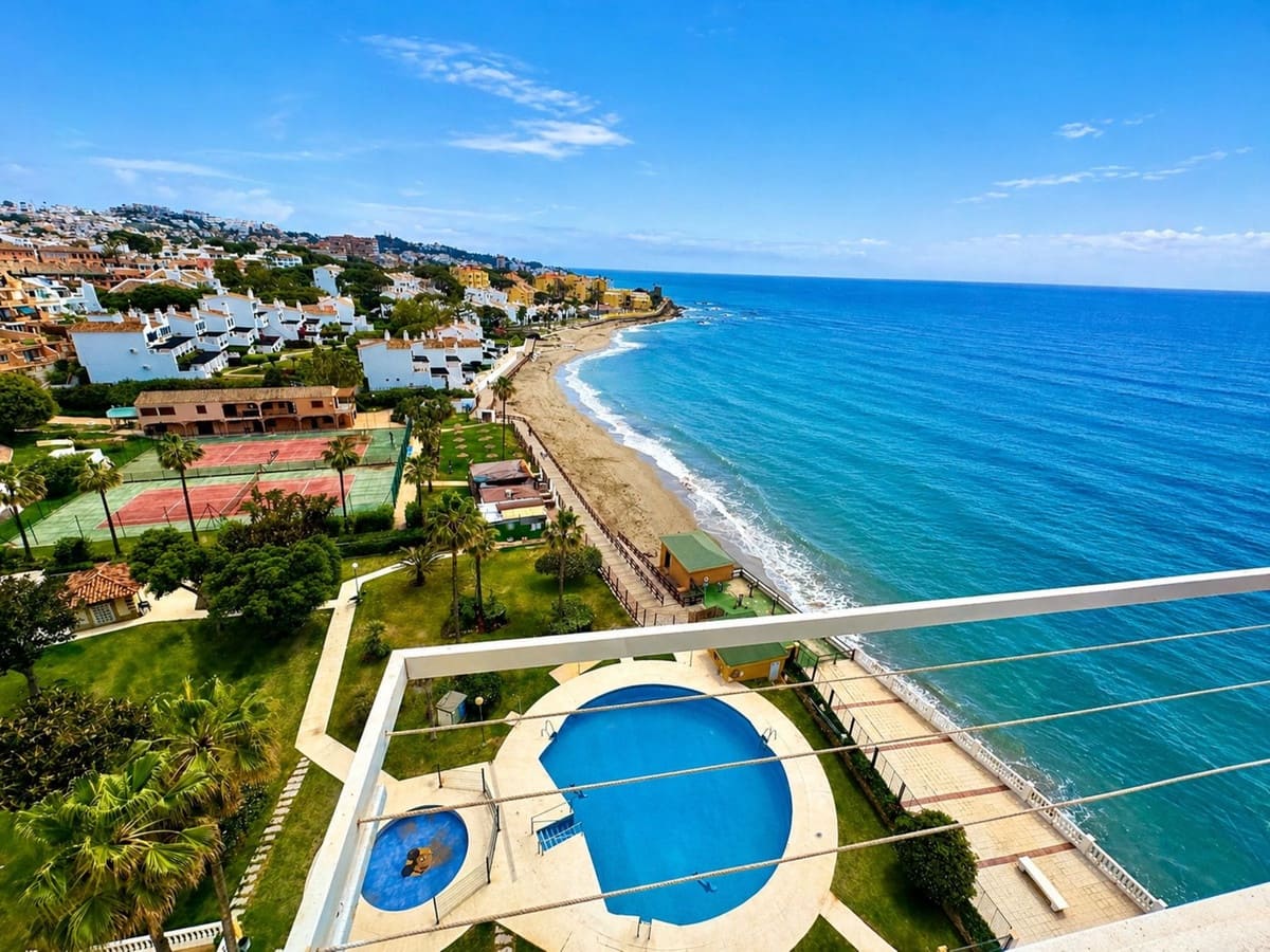 Studio for sale in Calahonda with pool garage - € 245,000 (Ref: 9807361)