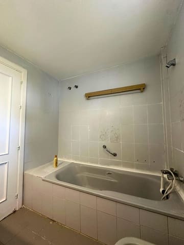 2 slaapkamer Penthouse te koop in La Reserva, Marbella met zwembad - € 280.000 (Ref: 9810453)