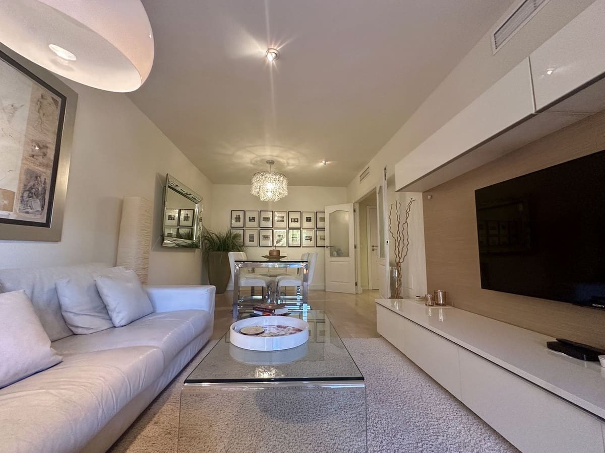3 sovrum Lägenhet till salu i Marbella med pool garage - 895 000 € (Ref: 9816796)