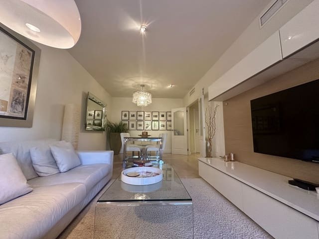 3 sovrum Lägenhet till salu i Marbella med pool garage - 895 000 € (Ref: 9816796)