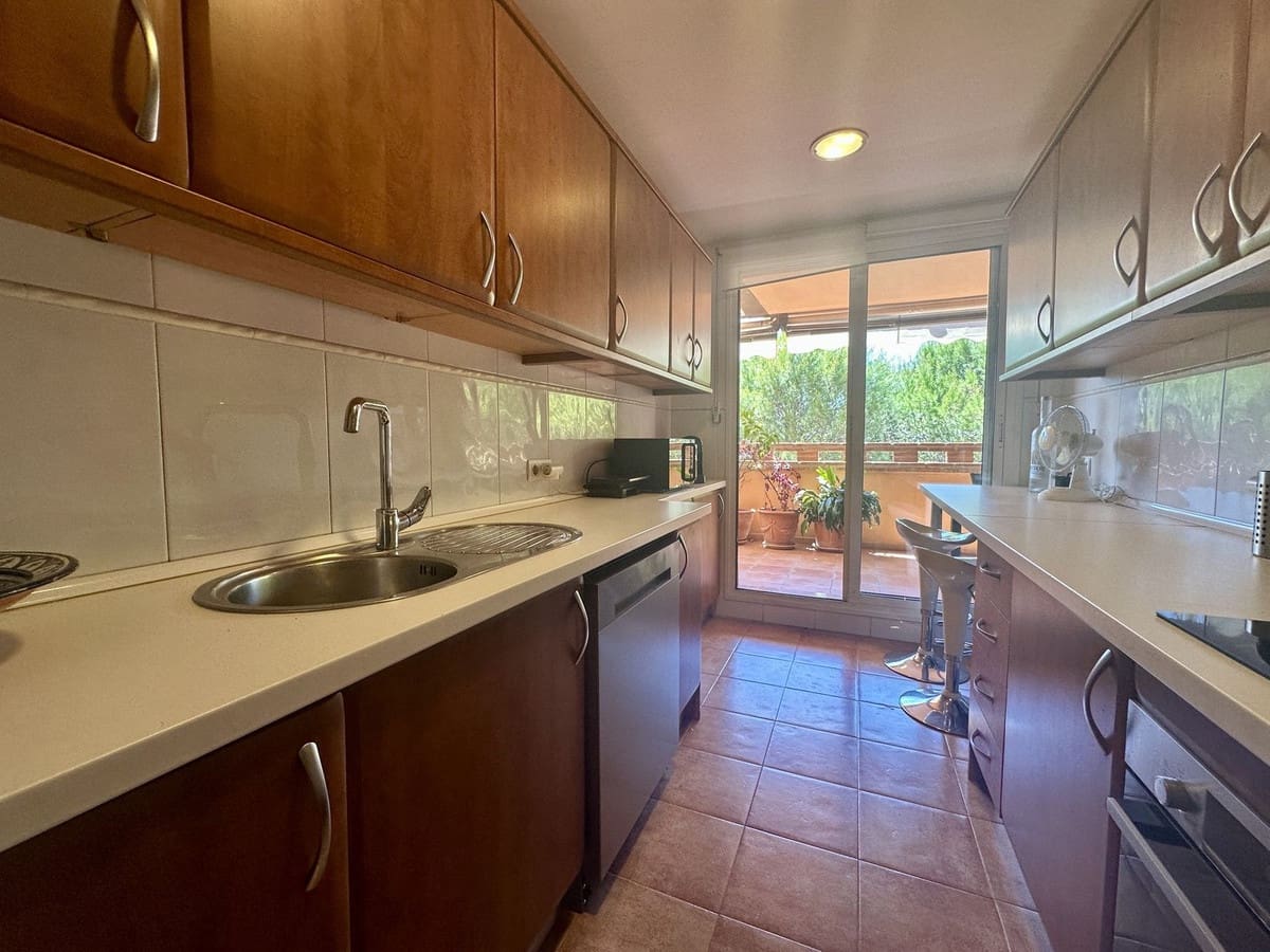 3 sovrum Lägenhet till salu i Marbella med pool garage - 895 000 € (Ref: 9816796)