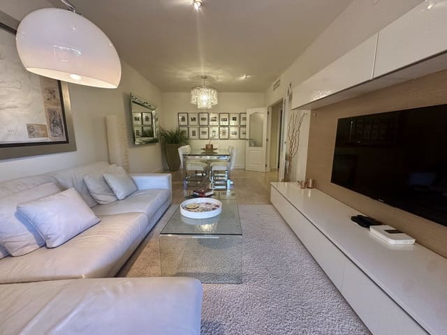 3 sovrum Lägenhet till salu i Marbella med pool garage - 895 000 € (Ref: 9816796)