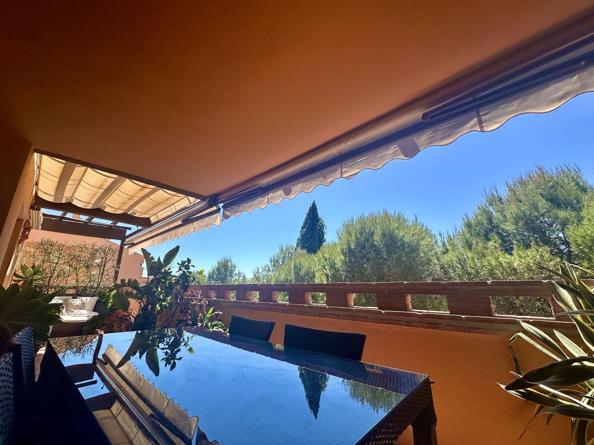 3 sovrum Lägenhet till salu i Marbella med pool garage - 895 000 € (Ref: 9816796)