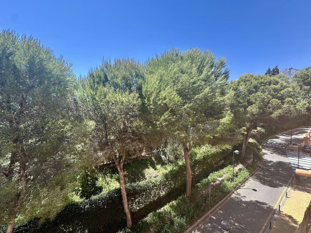 3 sovrum Lägenhet till salu i Marbella med pool garage - 895 000 € (Ref: 9816796)