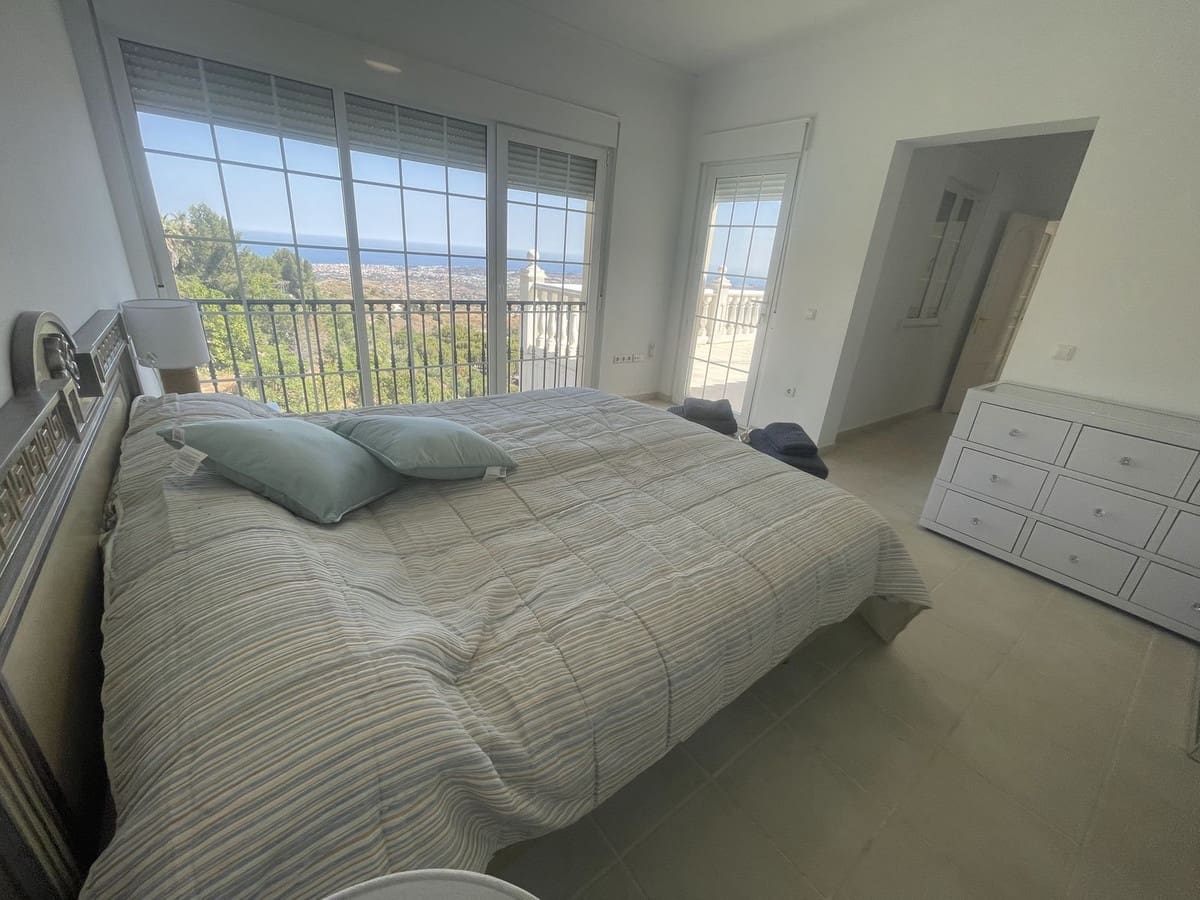 3 Zimmer Villa zu verkaufen in Valtocado mit Pool Garage - 795.000 € (Ref: 9827442)