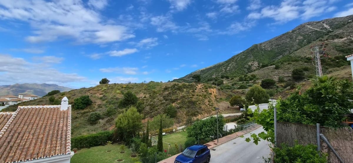 3 Zimmer Villa zu verkaufen in Valtocado mit Pool Garage - 795.000 € (Ref: 9827442)